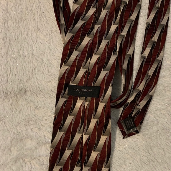 Covington Men’s Tie Burgundy & Silver Geometric - Picture 2 of 4